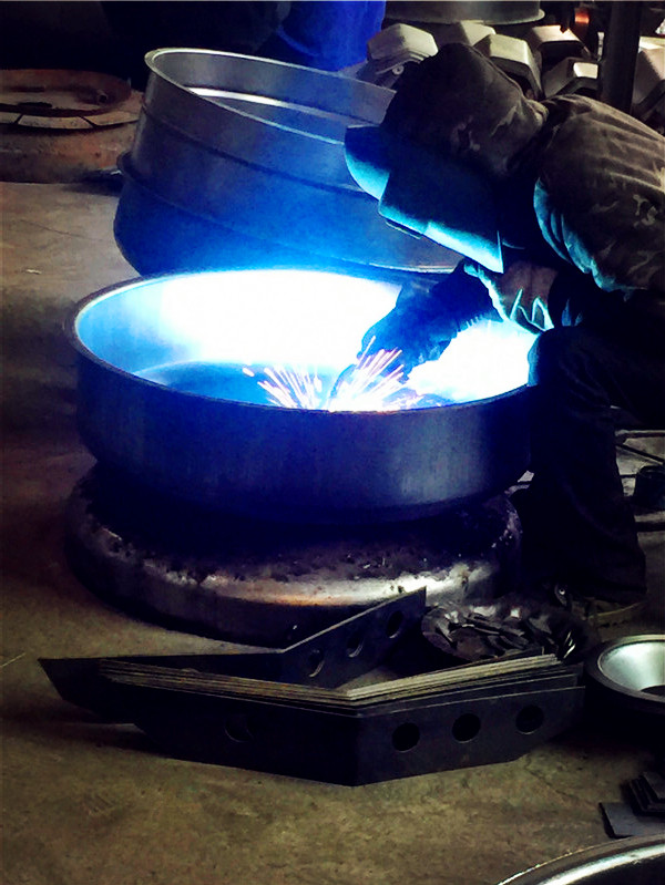 小型攪拌機內部焊接技術,保證無縫焊接--河北東圣吊索具制造有限公司--小型攪拌機|石材夾具|液壓堆高車|手動叉車 小型攪拌機內部焊接技術,保證無縫焊接--河北東圣吊索具制造有限公司--小型攪拌機|石材夾具|液壓堆高車|手動叉車