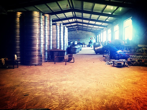 220v小型砂漿攪拌車生產車間展示--河北東圣吊索具制造有限公司--小型攪拌機|石材夾具|液壓堆高車|手動叉車