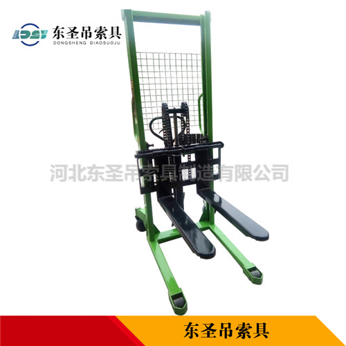 液壓堆高車使用輕巧便捷與設(shè)計方案何關(guān)系？--河北東圣吊索具制造有限公司--小型攪拌機(jī)|石材夾具|液壓堆高車|手動叉車