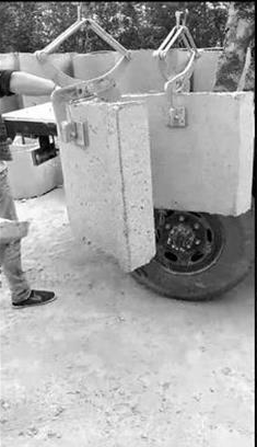 F-17吊環(huán)石材吊夾作業(yè)現場--河北東圣吊索具制造有限公司--石材夾具|液壓堆高車|手動叉車|小型攪拌機